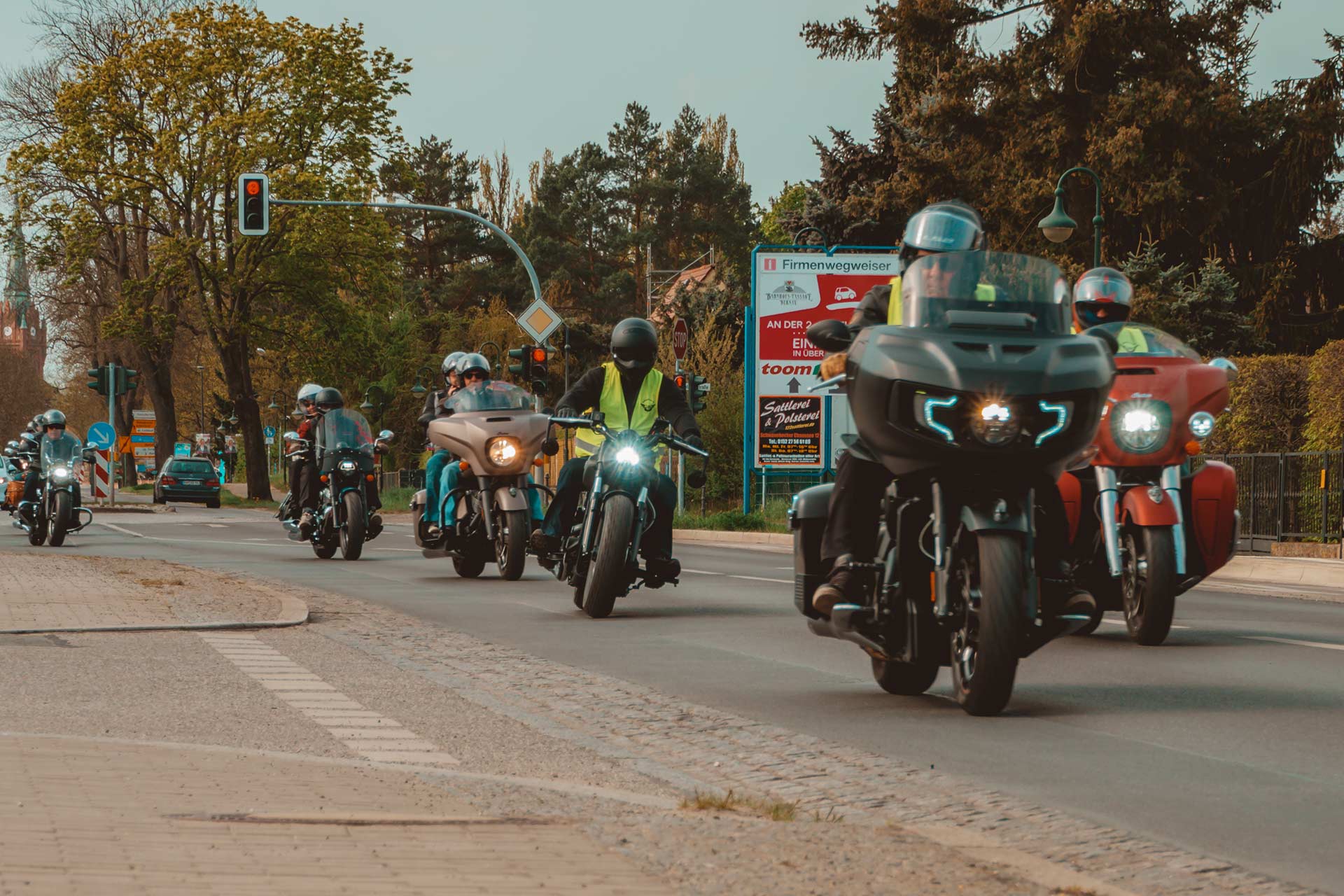 Lobo Bikes autorisierter Indian Motorcycles Dealer Berlin Brandenburg - Verkauf, Werkstatt und Fahrschule - Saisonauftaktfahrt