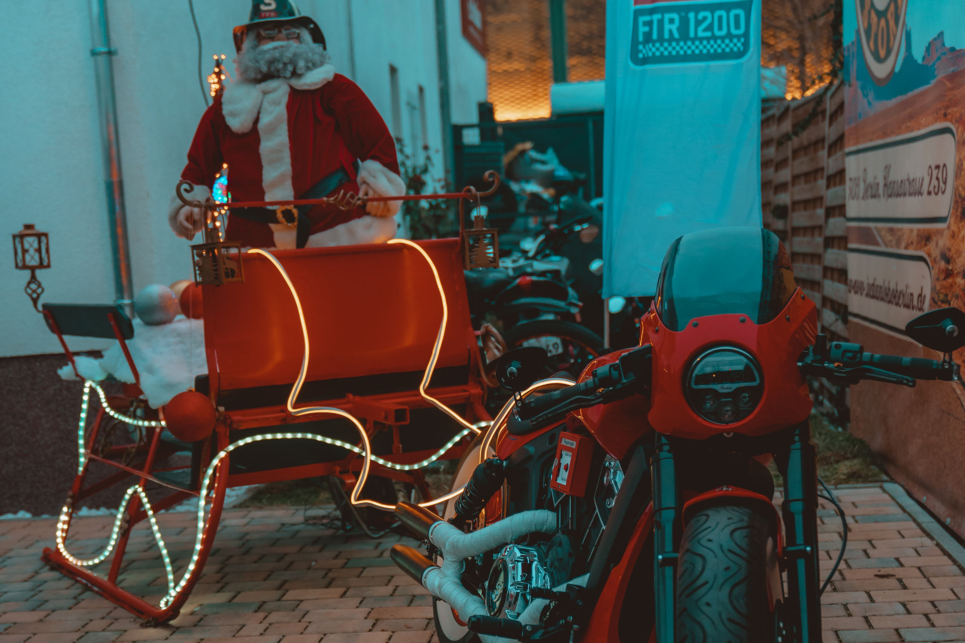 Lobo Bikes autorisierter Indian Motorcycles Dealer Berlin Brandenburg - Verkauf, Werkstatt und Fahrschule - Weihnachtsfeier